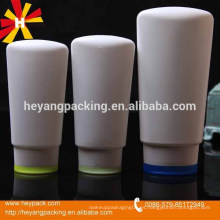 Las botellas plásticas populares del HDPE vienen para la venta